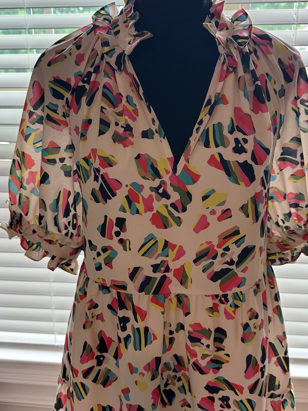 10 Crosby Derek Lam Cream Mini Dress with Multicolor Abstract Print - Picture 2 of 4